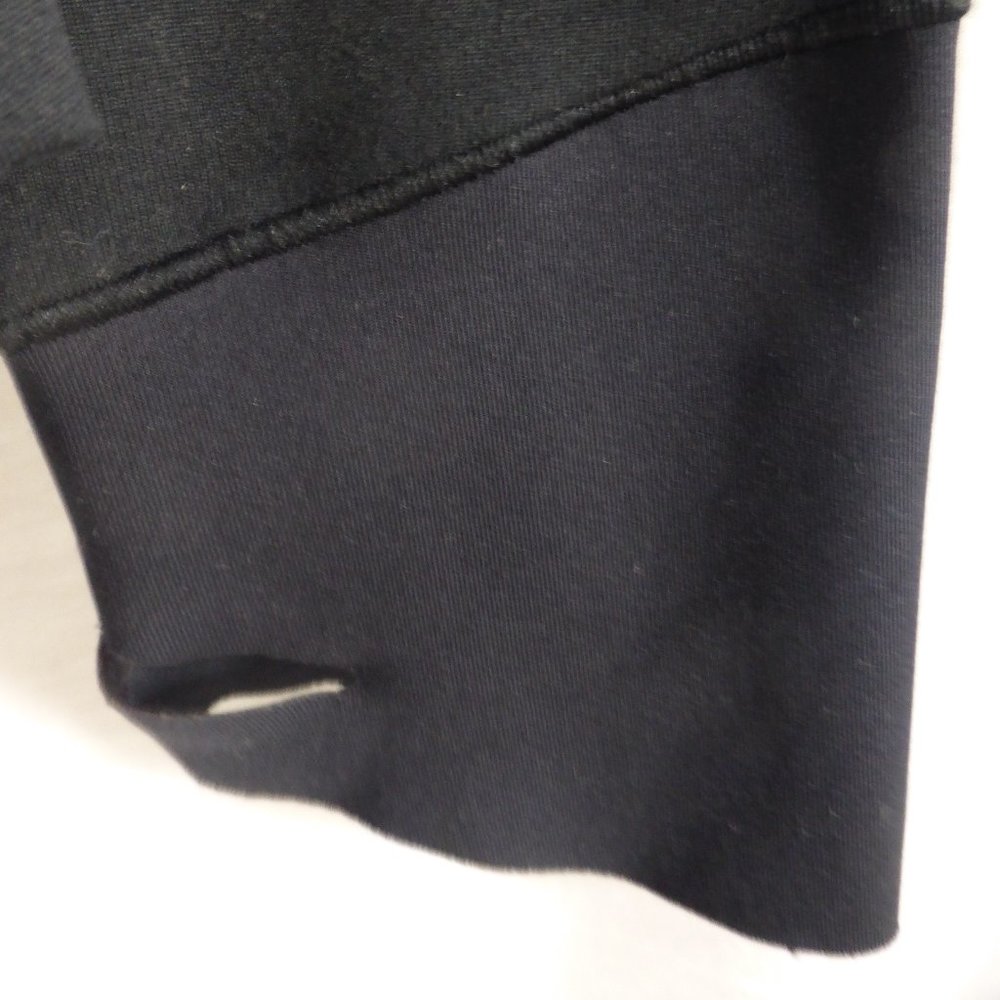 UNDER ARMOUR RUN, small, partial zip front jacket - Picture 4 of 9